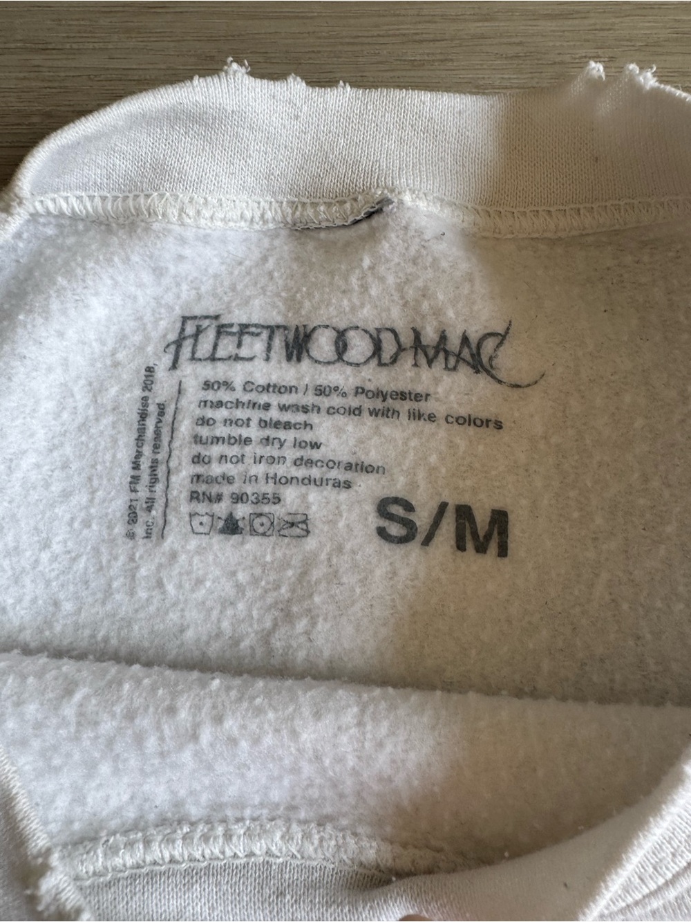Fleetwood Mac Oversized White 'Rumours' Graphic Distressed Sweatshirt size S/M - Picture 2 of 5